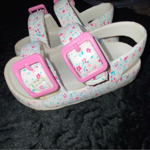 Toddler Girls’ Sandals - Size 4 - Picture 1 of 9